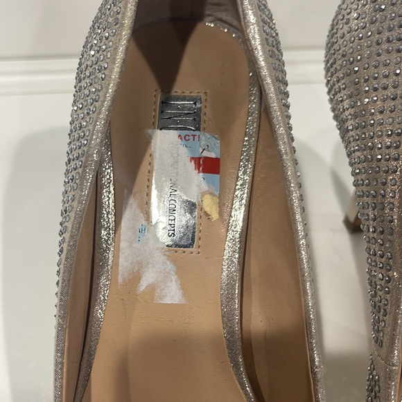 INC International Concepts Womens Zitah Pumps Silver Crystal Size 8W - Picture 4 of 7